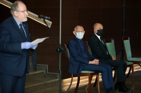 Uroczystości pogrzebowe prof. Mariana Filara (Aula UMK, 5.06.2020) [fot. Andrzej Romański]