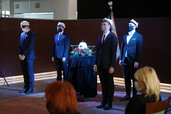 Uroczystości pogrzebowe prof. Mariana Filara (Aula UMK, 5.06.2020) [fot. Andrzej Romański]