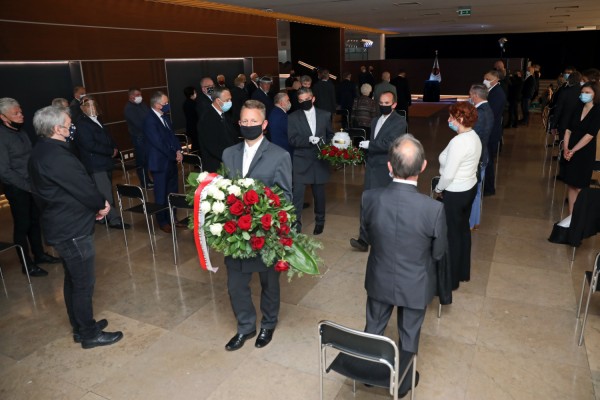Uroczystości pogrzebowe prof. Mariana Filara (Aula UMK, 5.06.2020) [fot. Andrzej Romański]
