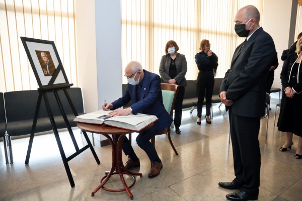 Uroczystości pogrzebowe prof. Mariana Filara (Aula UMK, 5.06.2020) [fot. Andrzej Romański]