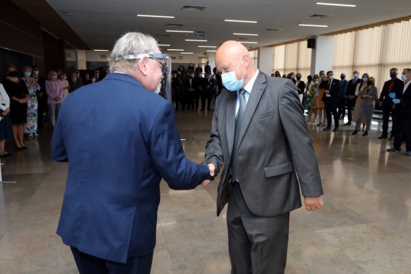 Nagrody dla pracowników naukowych (Aula UMK, 24.06.2020) [fot. Andrzej Romański]