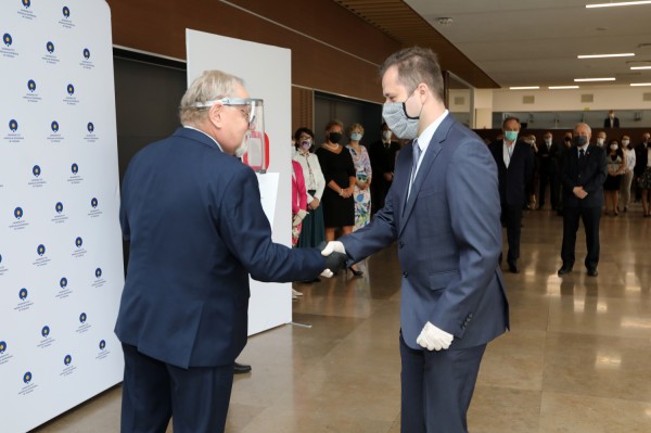 Nagrody dla pracowników naukowych (Aula UMK, 24.06.2020) [fot. Andrzej Romański]