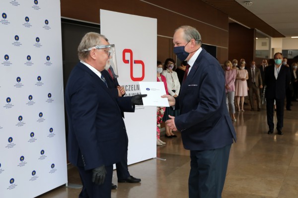 Nagrody dla pracowników naukowych (Aula UMK, 24.06.2020) [fot. Andrzej Romański]