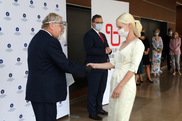 Nagrody dla pracowników naukowych (Aula UMK, 24.06.2020) [fot. Andrzej Romański]