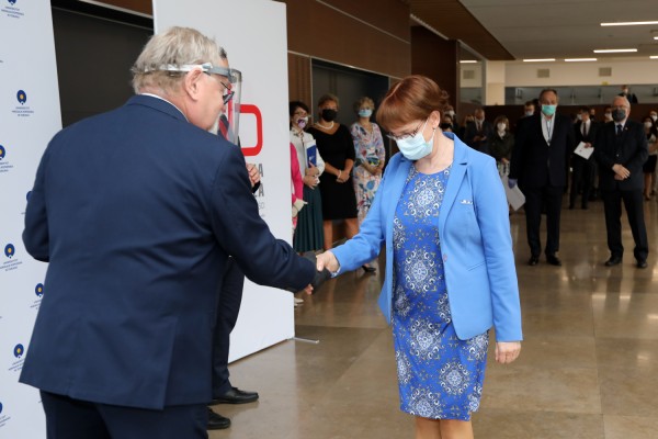 Nagrody dla pracowników naukowych (Aula UMK, 24.06.2020) [fot. Andrzej Romański]