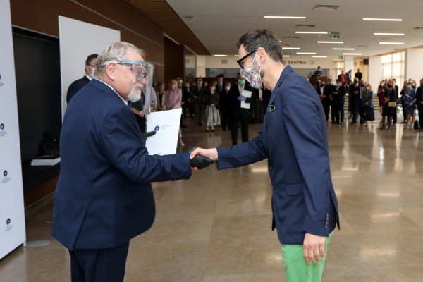 Nagrody dla pracowników naukowych (Aula UMK, 24.06.2020) [fot. Andrzej Romański]