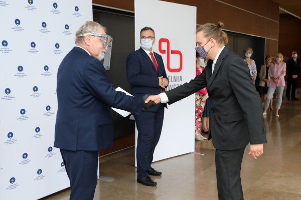 Nagrody dla pracowników naukowych (Aula UMK, 24.06.2020) [fot. Andrzej Romański]