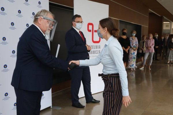 Nagrody dla pracowników naukowych (Aula UMK, 24.06.2020) [fot. Andrzej Romański]