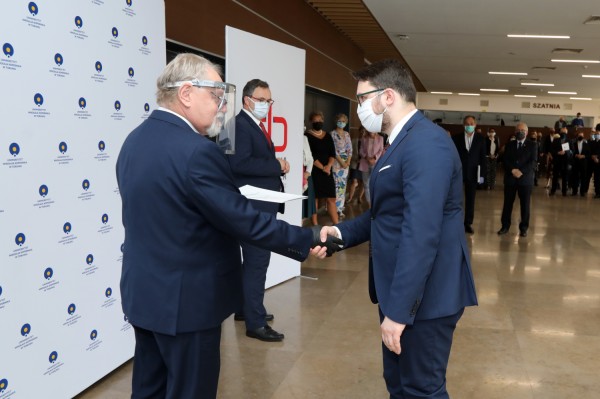 Nagrody dla pracowników naukowych (Aula UMK, 24.06.2020) [fot. Andrzej Romański]