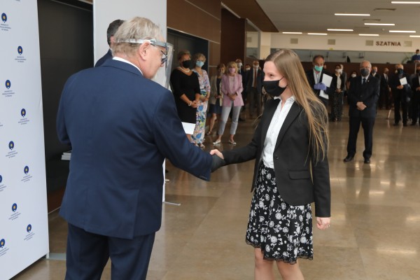 Nagrody dla pracowników naukowych (Aula UMK, 24.06.2020) [fot. Andrzej Romański]