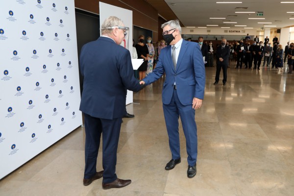 Nagrody dla pracowników naukowych (Aula UMK, 24.06.2020) [fot. Andrzej Romański]