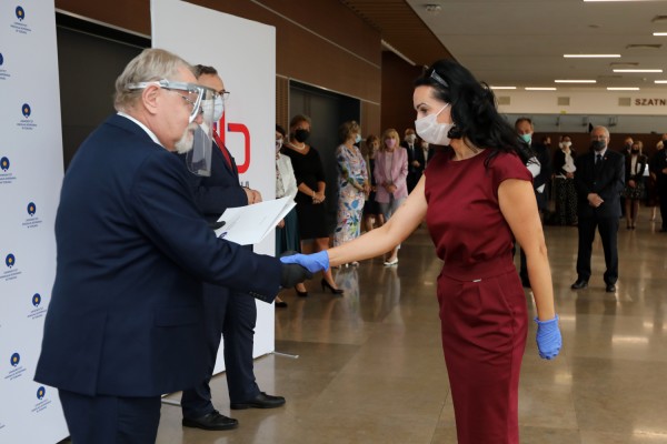 Nagrody dla pracowników naukowych (Aula UMK, 24.06.2020) [fot. Andrzej Romański]