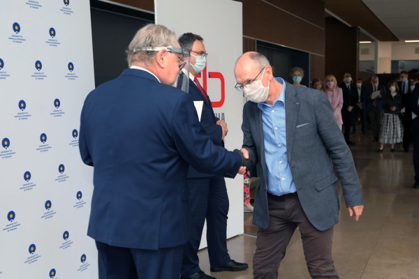 Nagrody dla pracowników naukowych (Aula UMK, 24.06.2020) [fot. Andrzej Romański]