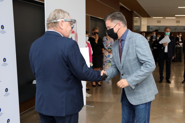 Nagrody dla pracowników naukowych (Aula UMK, 24.06.2020) [fot. Andrzej Romański]