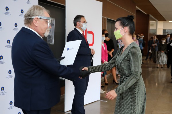 Nagrody dla pracowników naukowych (Aula UMK, 24.06.2020) [fot. Andrzej Romański]