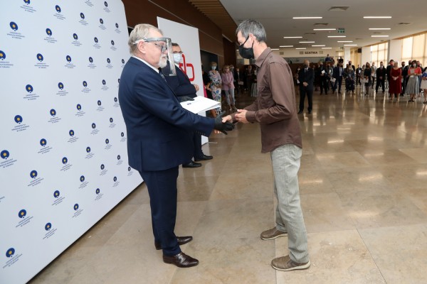 Nagrody dla pracowników naukowych (Aula UMK, 24.06.2020) [fot. Andrzej Romański]