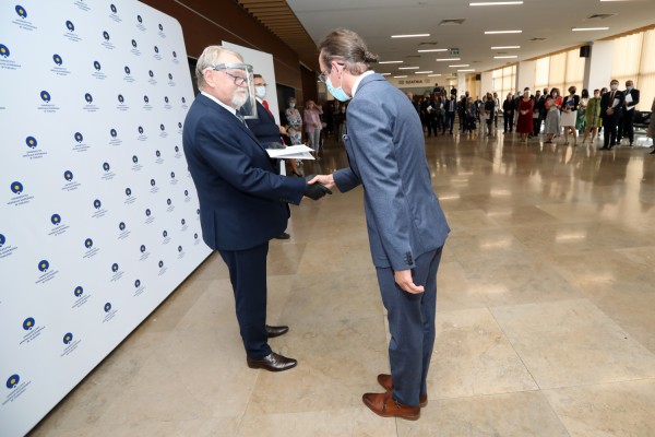 Nagrody dla pracowników naukowych (Aula UMK, 24.06.2020) [fot. Andrzej Romański]