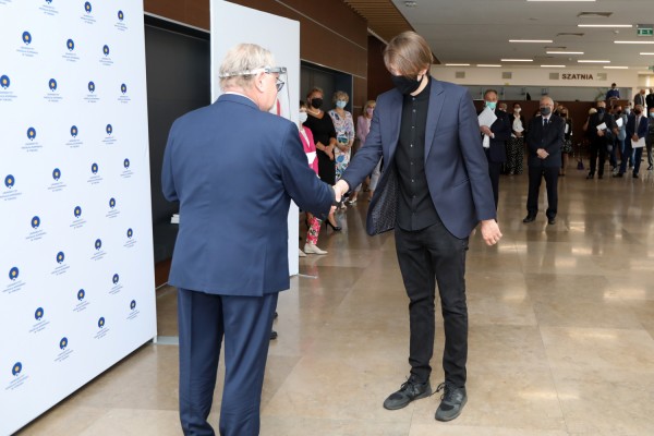 Nagrody dla pracowników naukowych (Aula UMK, 24.06.2020) [fot. Andrzej Romański]