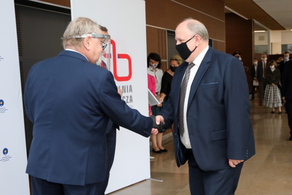 Nagrody dla pracowników naukowych (Aula UMK, 24.06.2020) [fot. Andrzej Romański]