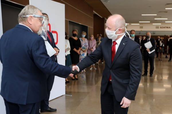 Nagrody dla pracowników naukowych (Aula UMK, 24.06.2020) [fot. Andrzej Romański]