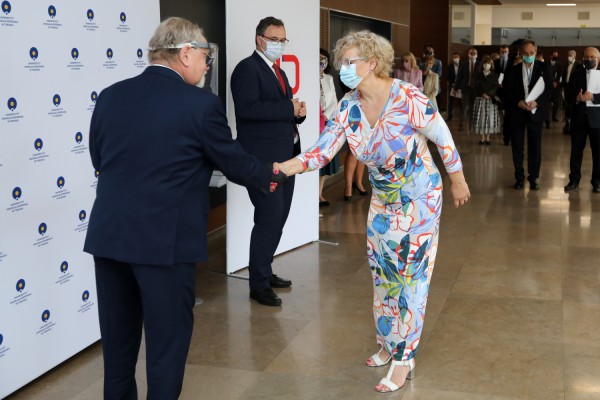 Nagrody dla pracowników naukowych (Aula UMK, 24.06.2020) [fot. Andrzej Romański]