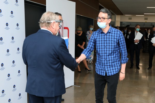 Nagrody dla pracowników naukowych (Aula UMK, 24.06.2020) [fot. Andrzej Romański]