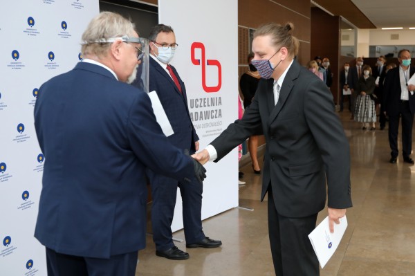 Nagrody dla pracowników naukowych (Aula UMK, 24.06.2020) [fot. Andrzej Romański]