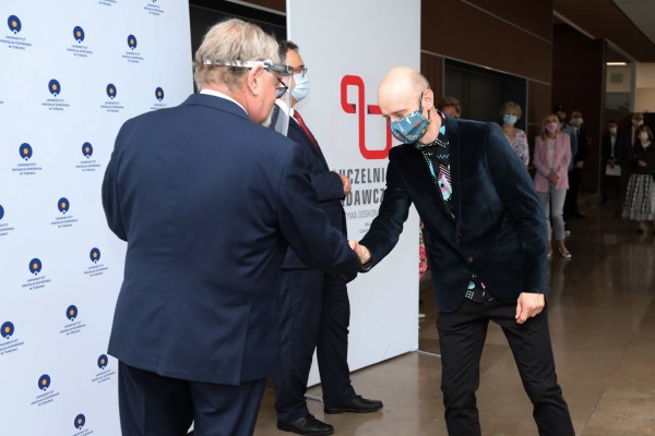 Nagrody dla pracowników naukowych (Aula UMK, 24.06.2020) [fot. Andrzej Romański]