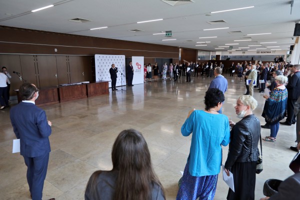 Nagrody dla pracowników naukowych (Aula UMK, 24.06.2020) [fot. Andrzej Romański]