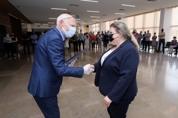 Nagrody Rektora UMK dla pracowników administracji (Aula UMK, 23.06.2020) [fot. Andrzej Romański]