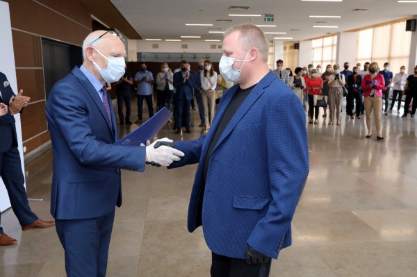 Nagrody Rektora UMK dla pracowników administracji (Aula UMK, 23.06.2020) [fot. Andrzej Romański]