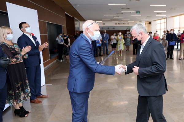 Nagrody Rektora UMK dla pracowników administracji (Aula UMK, 23.06.2020) [fot. Andrzej Romański]