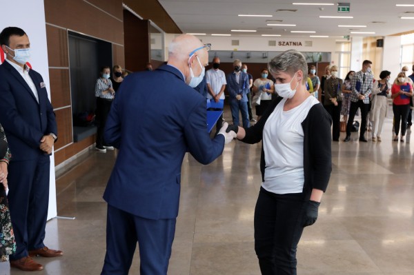 Nagrody Rektora UMK dla pracowników administracji (Aula UMK, 23.06.2020) [fot. Andrzej Romański]