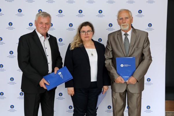 Nagrody Rektora UMK dla pracowników administracji (Aula UMK, 23.06.2020) [fot. Andrzej Romański]