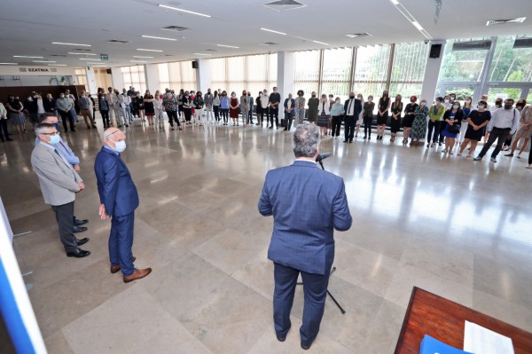 Nagrody Rektora UMK dla pracowników administracji (Aula UMK, 23.06.2020) [fot. Andrzej Romański]