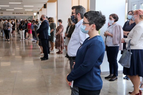 Nagrody Rektora UMK dla pracowników administracji (Aula UMK, 23.06.2020) [fot. Andrzej Romański]