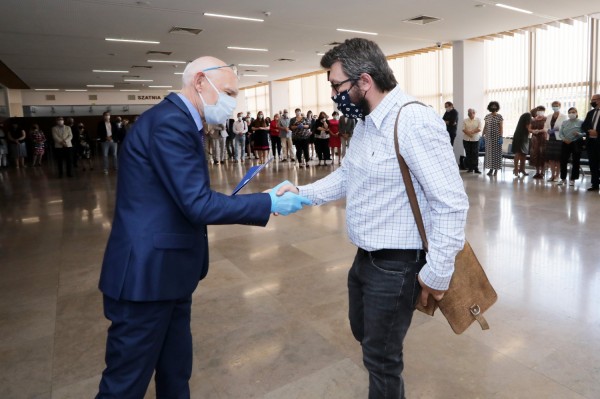 Nagrody Rektora UMK dla pracowników administracji (Aula UMK, 23.06.2020) [fot. Andrzej Romański]