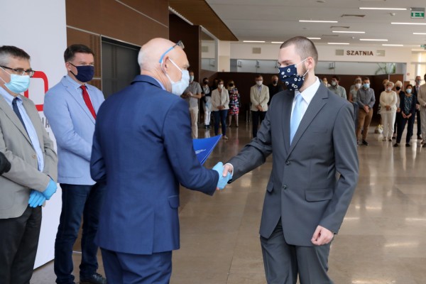 Nagrody Rektora UMK dla pracowników administracji (Aula UMK, 23.06.2020) [fot. Andrzej Romański]