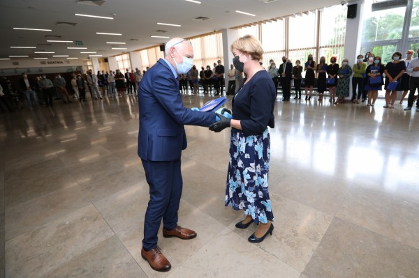 Nagrody Rektora UMK dla pracowników administracji (Aula UMK, 23.06.2020) [fot. Andrzej Romański]