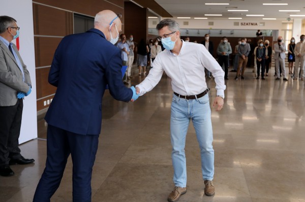 Nagrody Rektora UMK dla pracowników administracji (Aula UMK, 23.06.2020) [fot. Andrzej Romański]