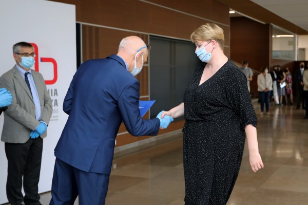 Nagrody Rektora UMK dla pracowników administracji (Aula UMK, 23.06.2020) [fot. Andrzej Romański]