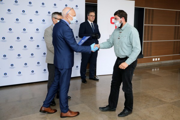 Nagrody Rektora UMK dla pracowników administracji (Aula UMK, 23.06.2020) [fot. Andrzej Romański]