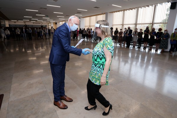 Nagrody Rektora UMK dla pracowników administracji (Aula UMK, 23.06.2020) [fot. Andrzej Romański]