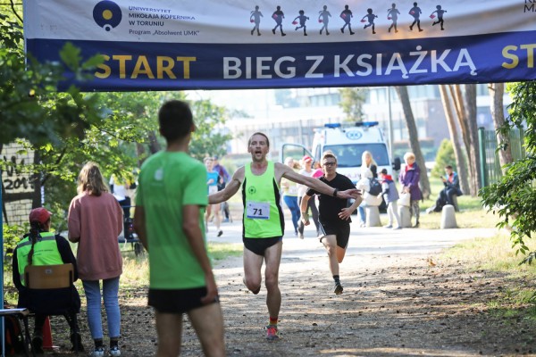   « powrót Edycja galerii Bieg z Książką Programu Absolwent UMK (3.10.2020) [fot. Andrzej Romański]