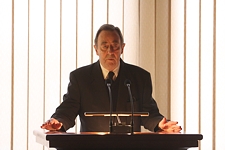 ... oraz prof. Stanisław Dembiński, rektor UMK w latach 1981-82 