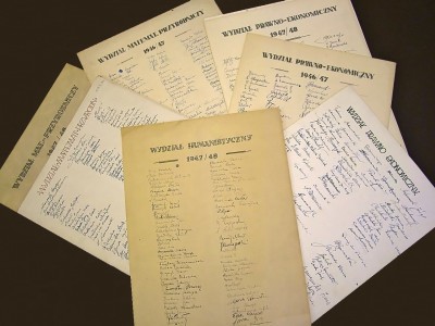 Podpisy immatrykulowanych studentów UMK z lat 1946-1948 [fot. Weronika Krajniak]