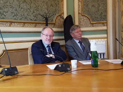 Click to zoom the picture.