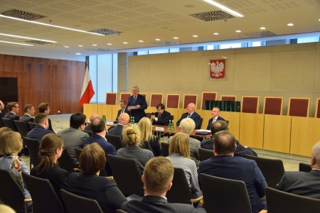 Click to zoom the picture.