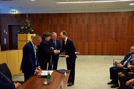 Click to zoom the picture.