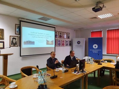 Click to zoom the picture.